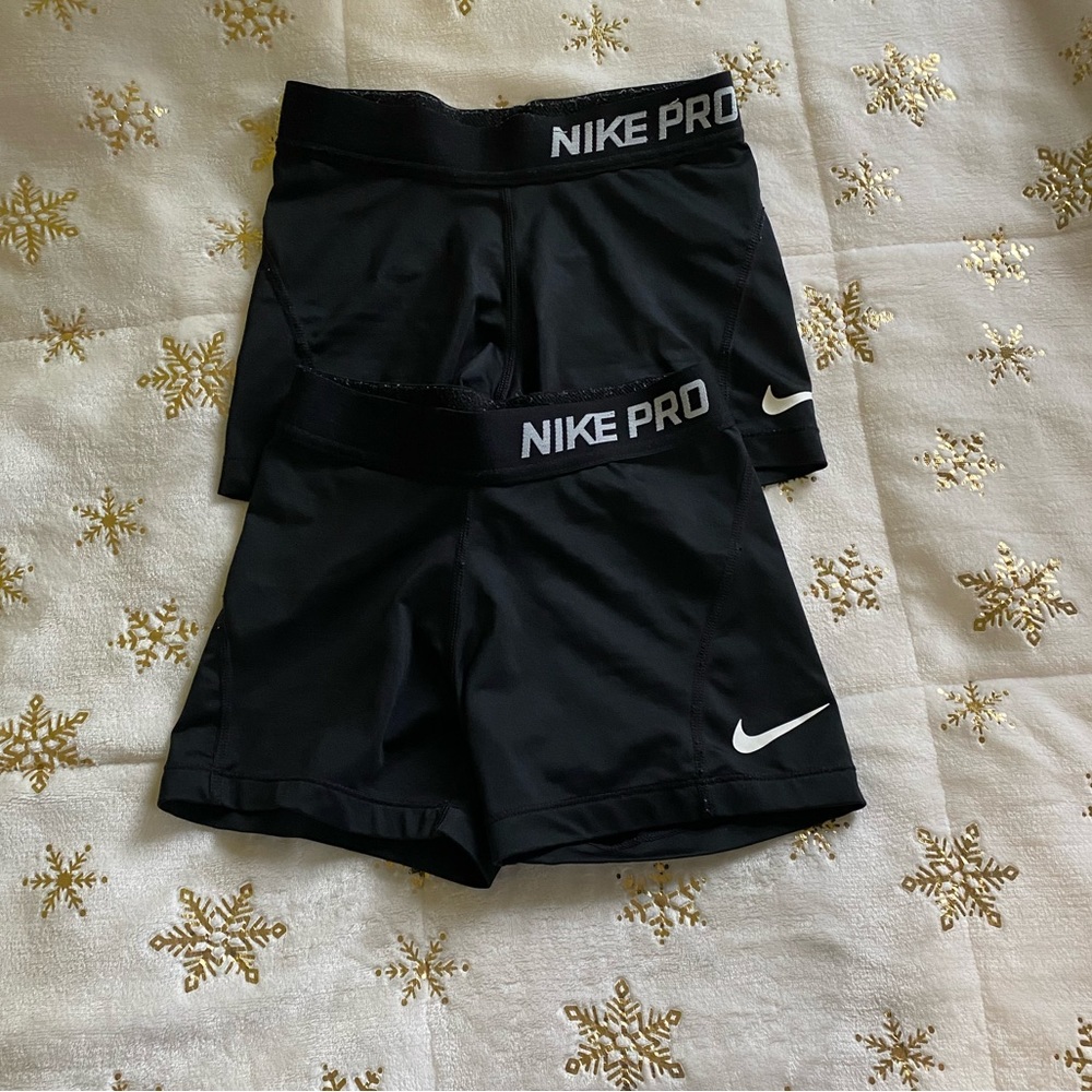 Girls Small Nike Pros Bundle